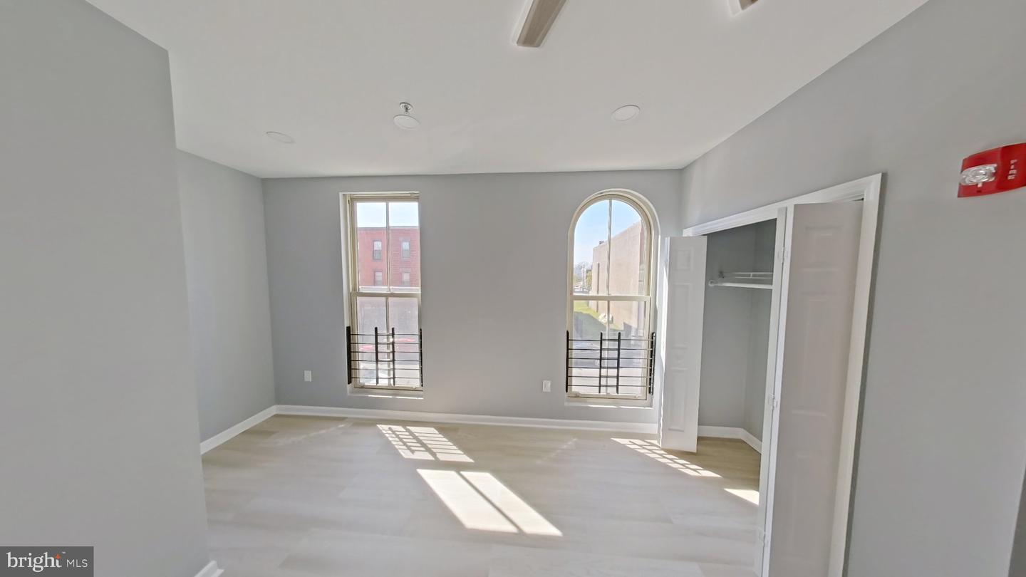 1831 W Diamond St #2 Property Photo 5