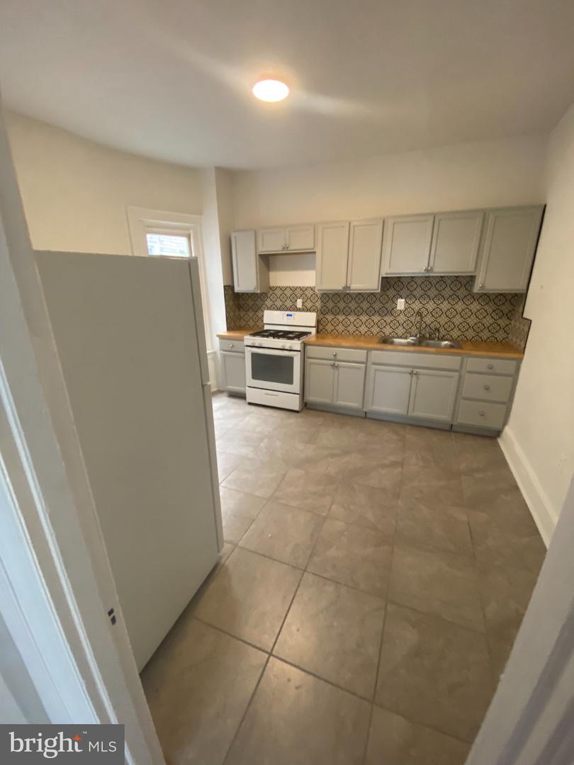 5531 Walnut St Property Photo 6