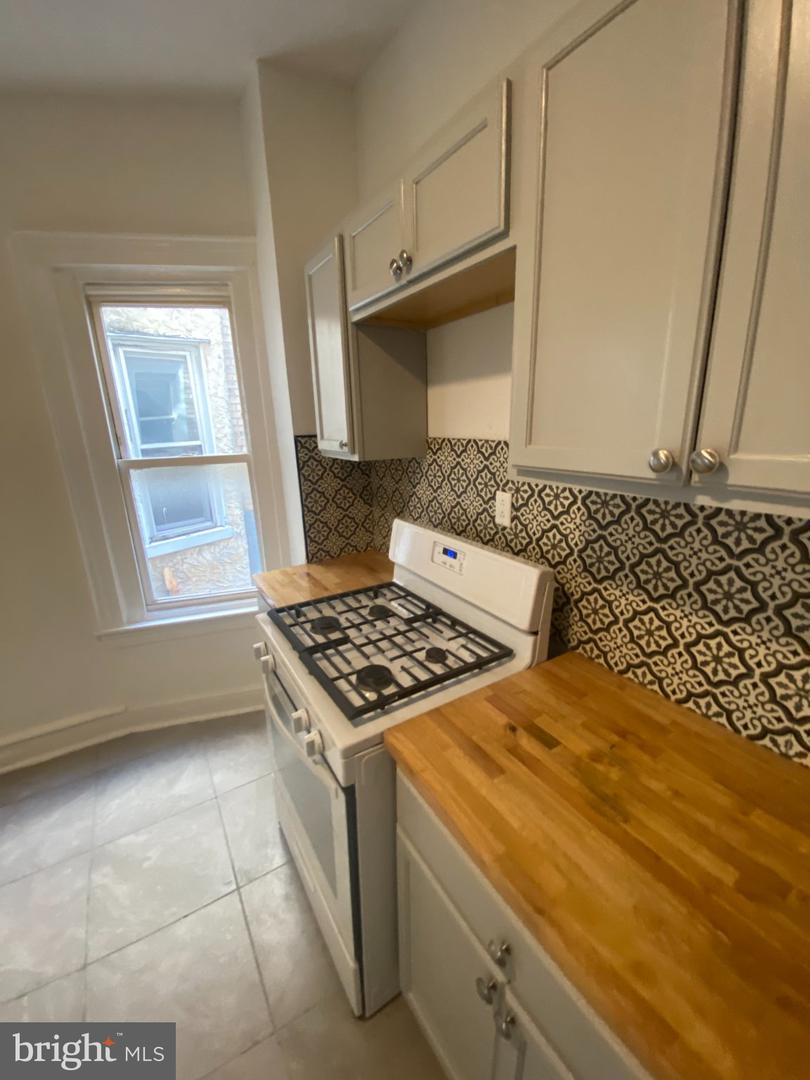 5531 Walnut St Property Photo 8
