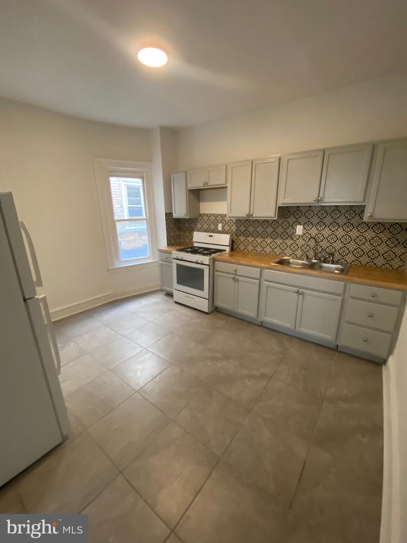 5531 Walnut St Property Photo 9