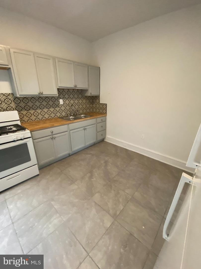 5531 Walnut St Property Photo 10