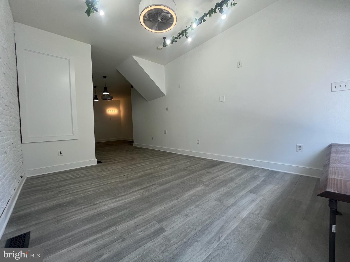 616 S 6th St Property Photo 3