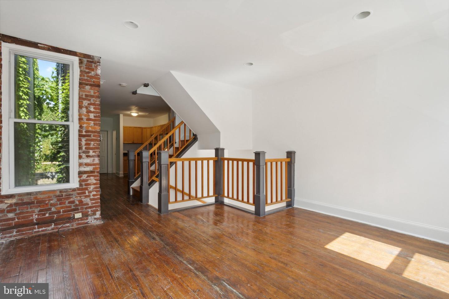 616 S 6th St Property Photo 10