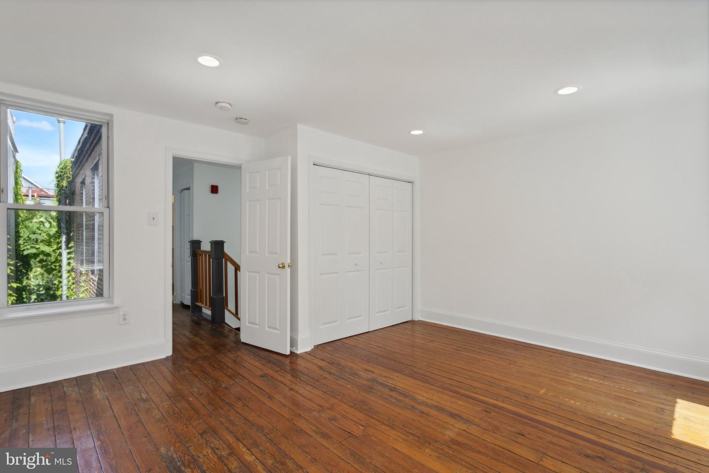616 S 6th St Property Photo 11