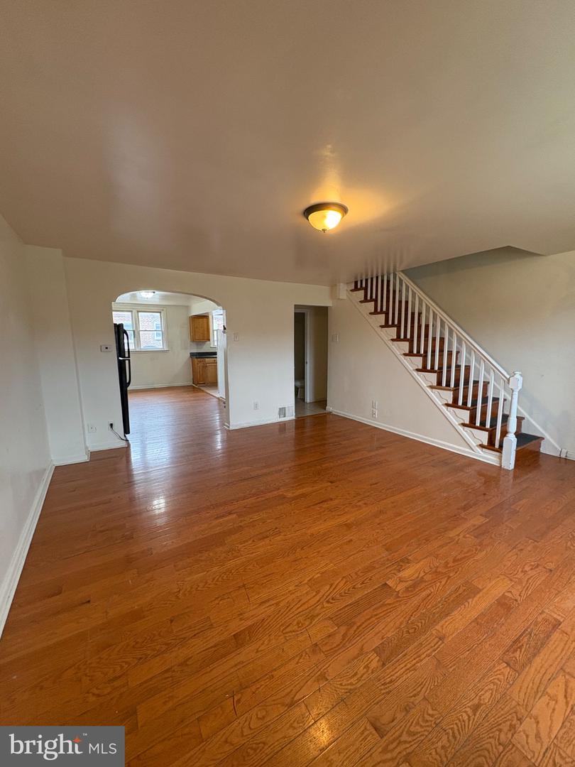 2112 Longshore Ave Property Photo 2