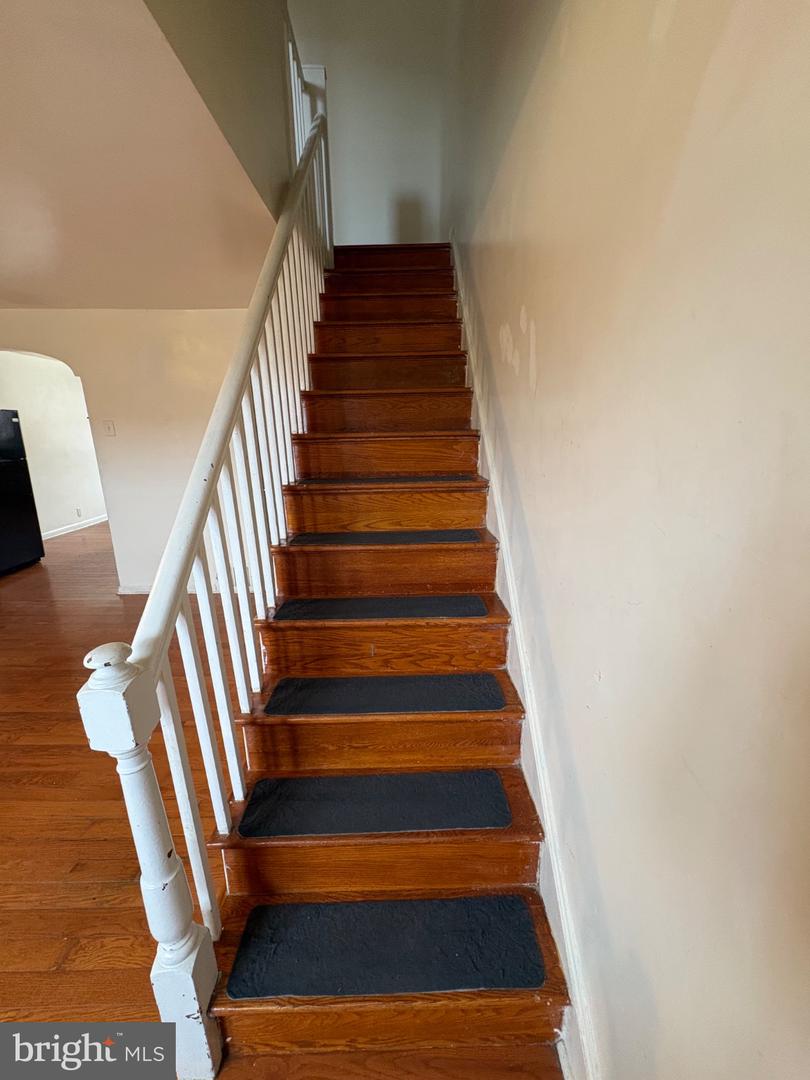 2112 Longshore Ave Property Photo 6