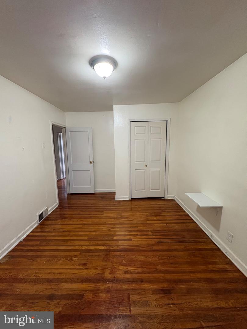 2112 Longshore Ave Property Photo 8