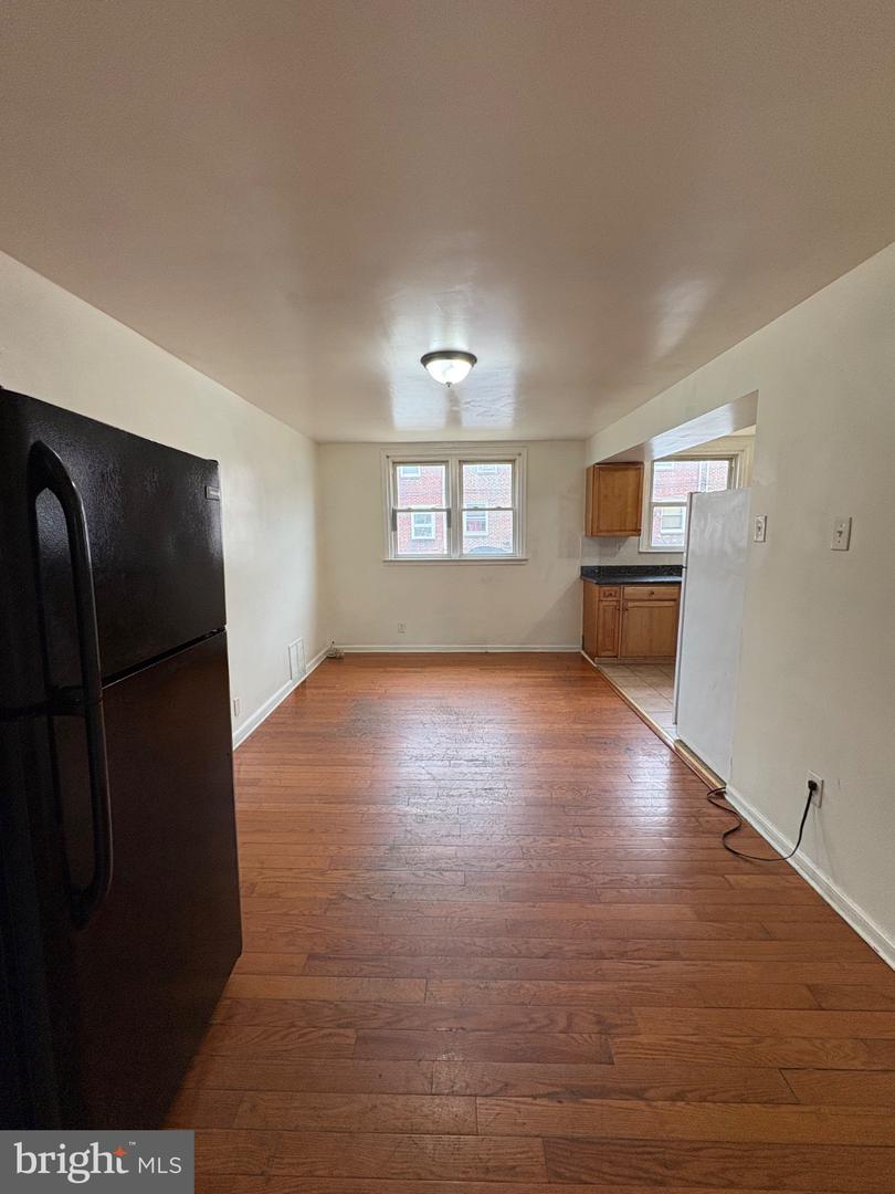 2112 Longshore Ave Property Photo 17