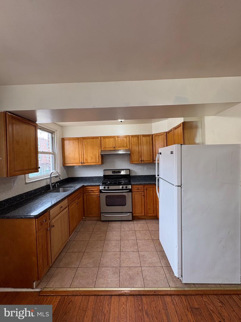 2112 Longshore Ave Property Photo 18