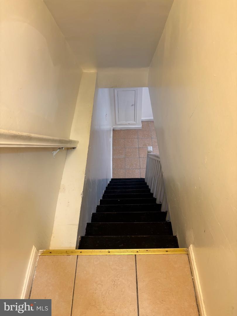 2112 Longshore Ave Property Photo 19
