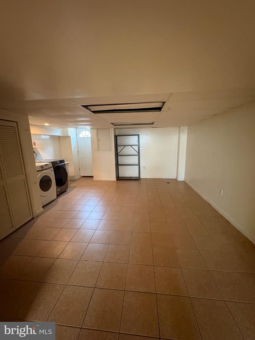 2112 Longshore Ave Property Photo 24