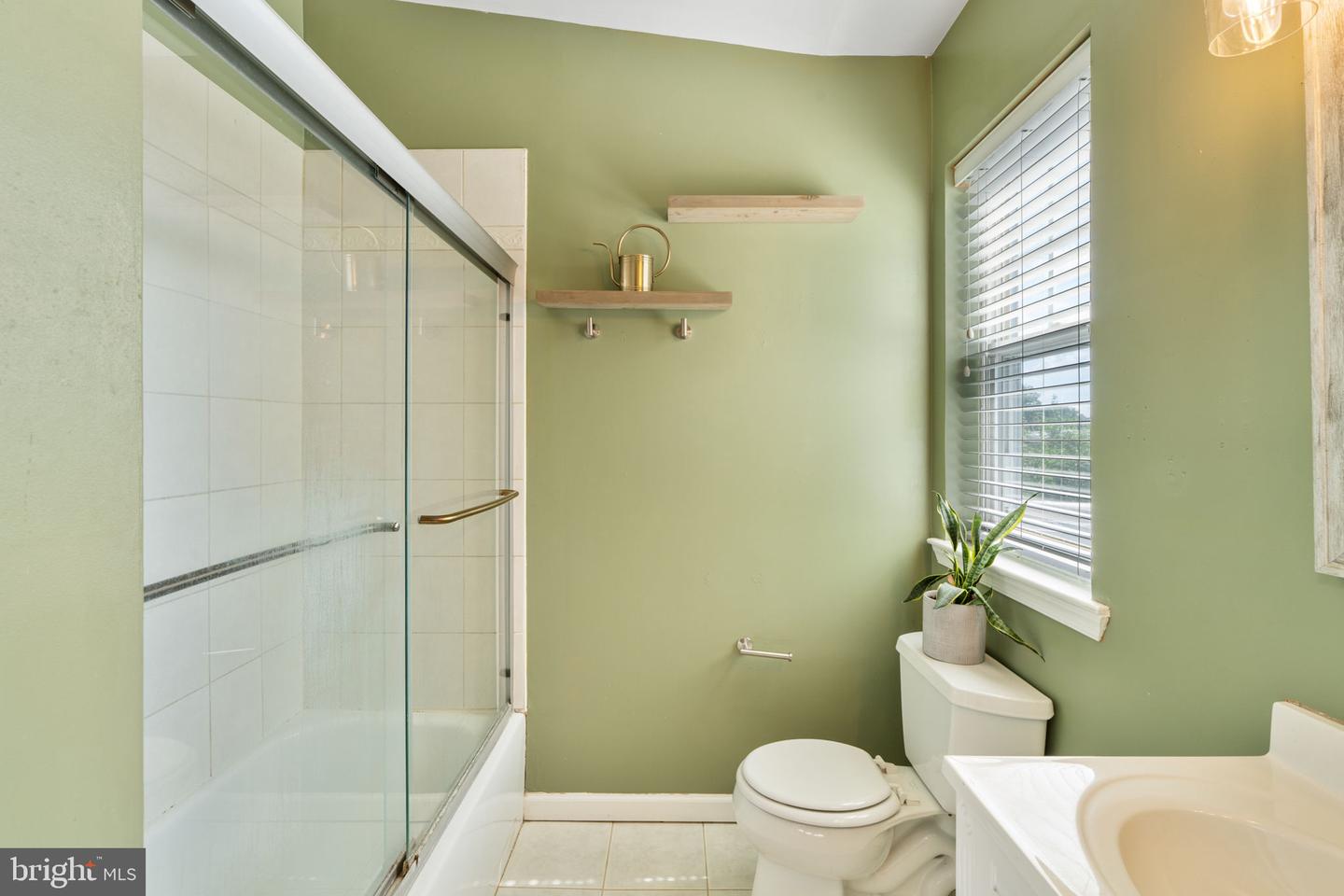 229 Roxborough Ave Property Photo 24