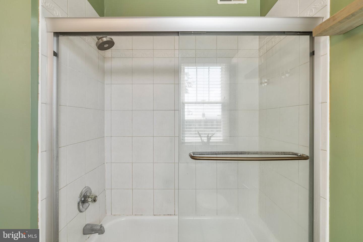 229 Roxborough Ave Property Photo 26