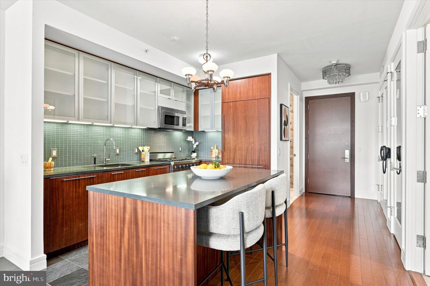 1414 S Penn Sq #12e Property Photo 2