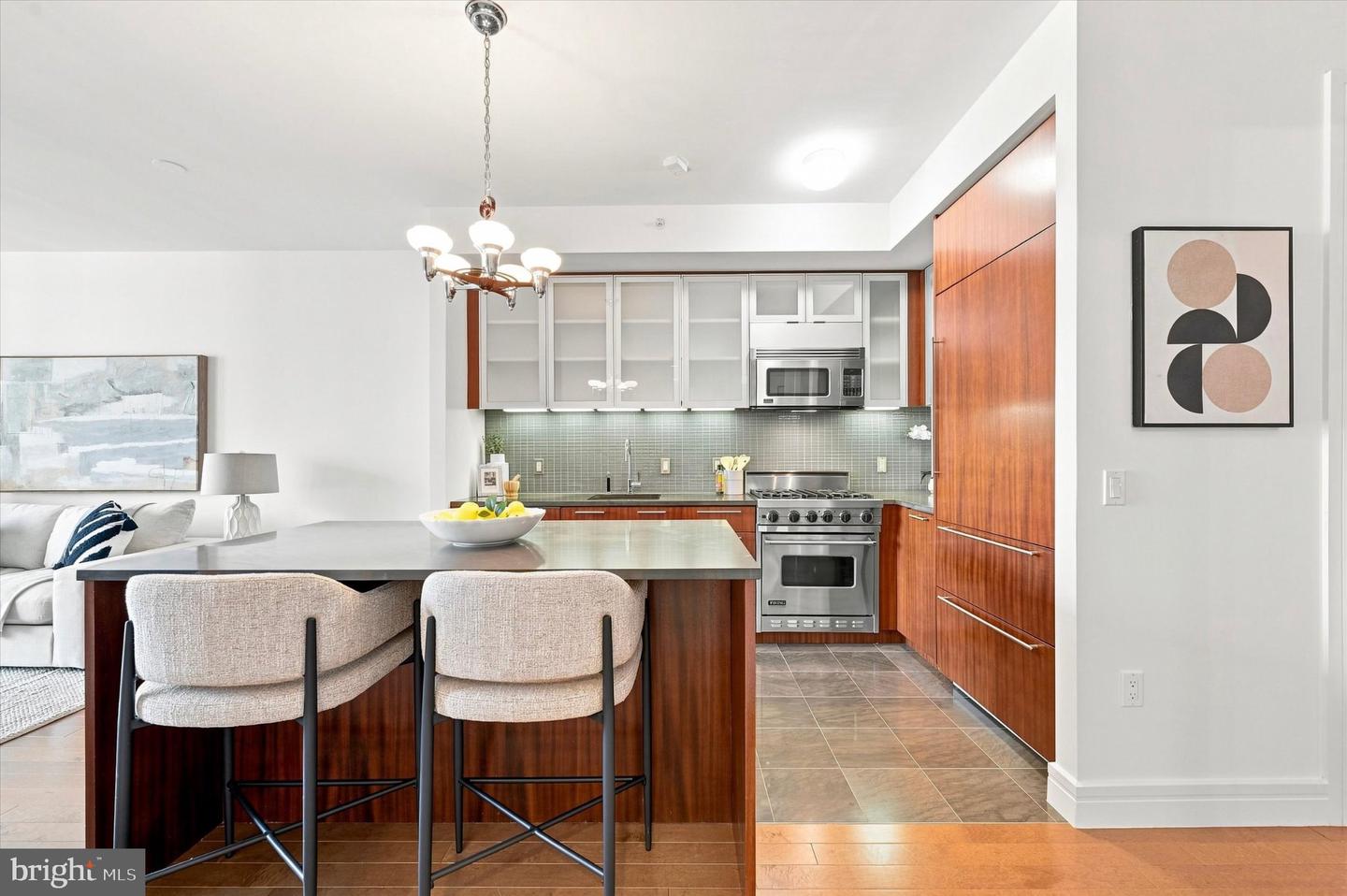 1414 S Penn Sq #12e Property Photo 4