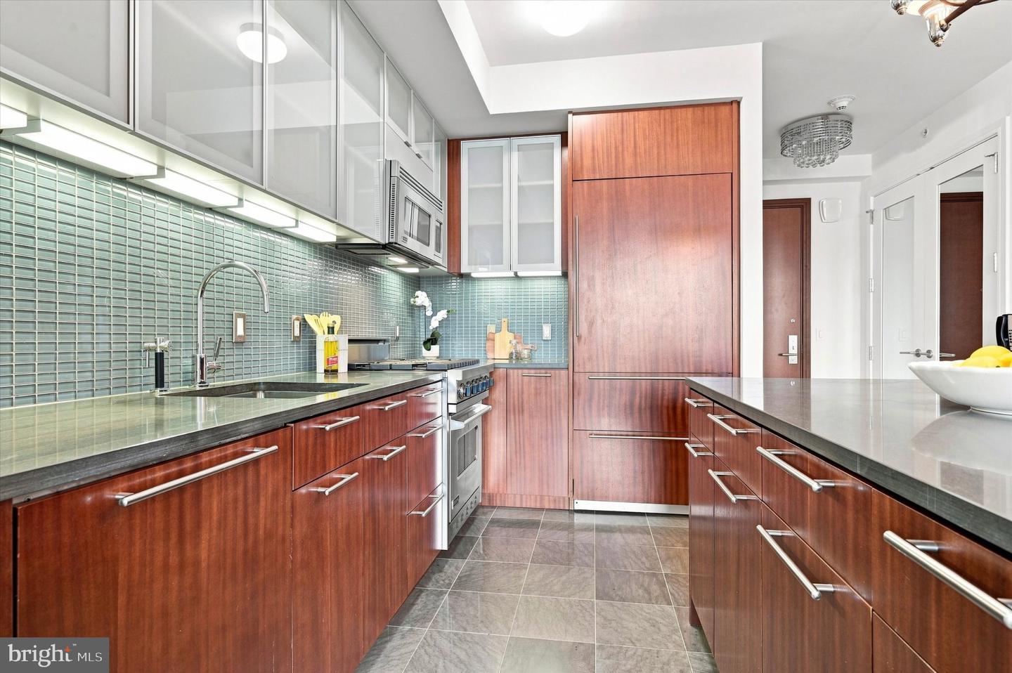 1414 S Penn Sq #12e Property Photo 5