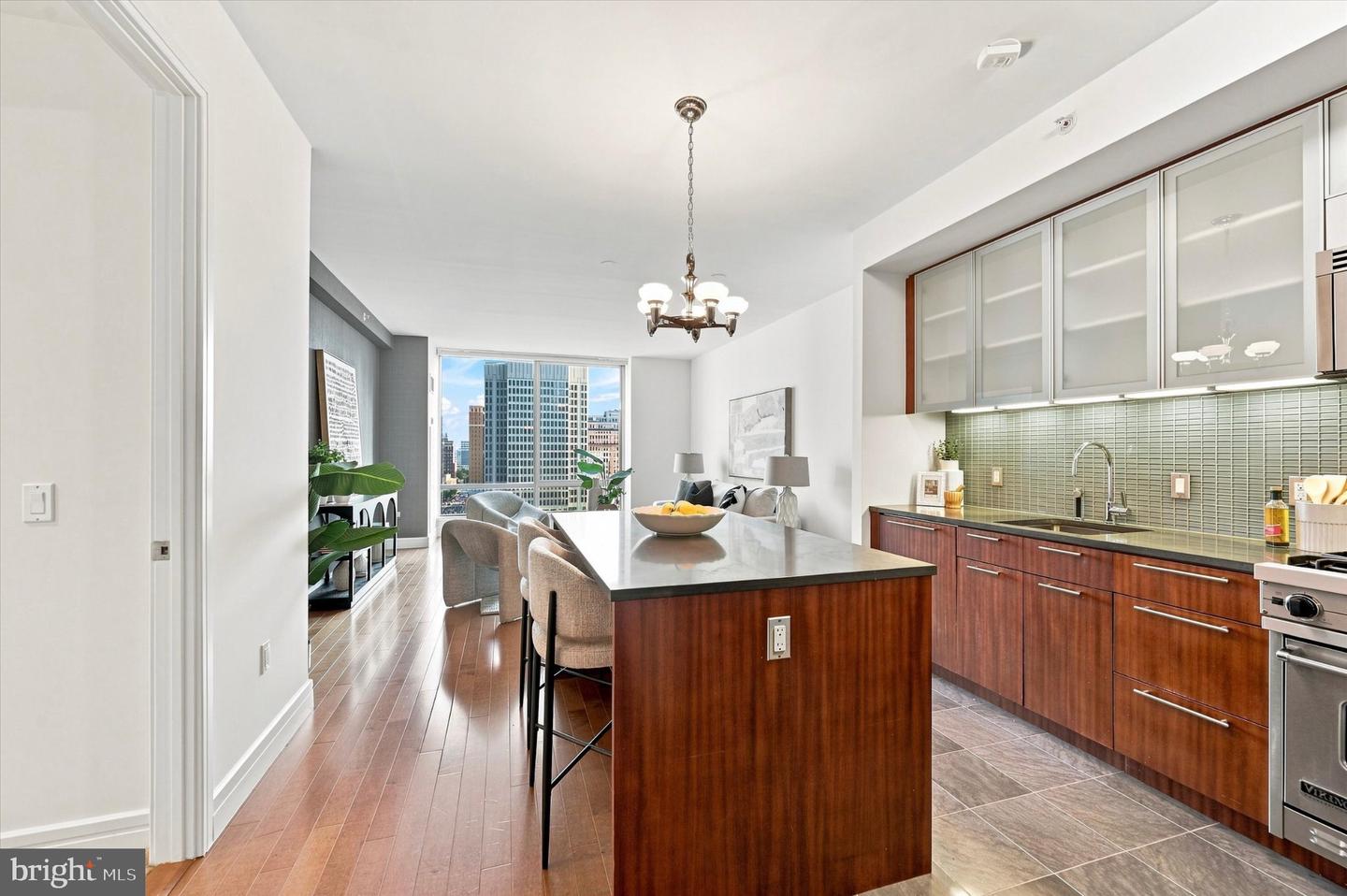 1414 S Penn Sq #12e Property Photo 7