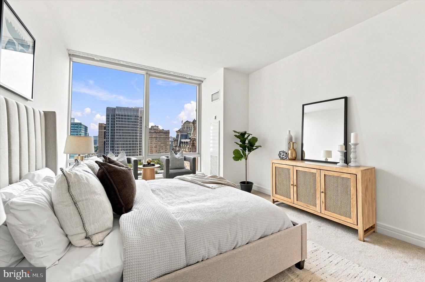 1414 S Penn Sq #12e Property Photo 16