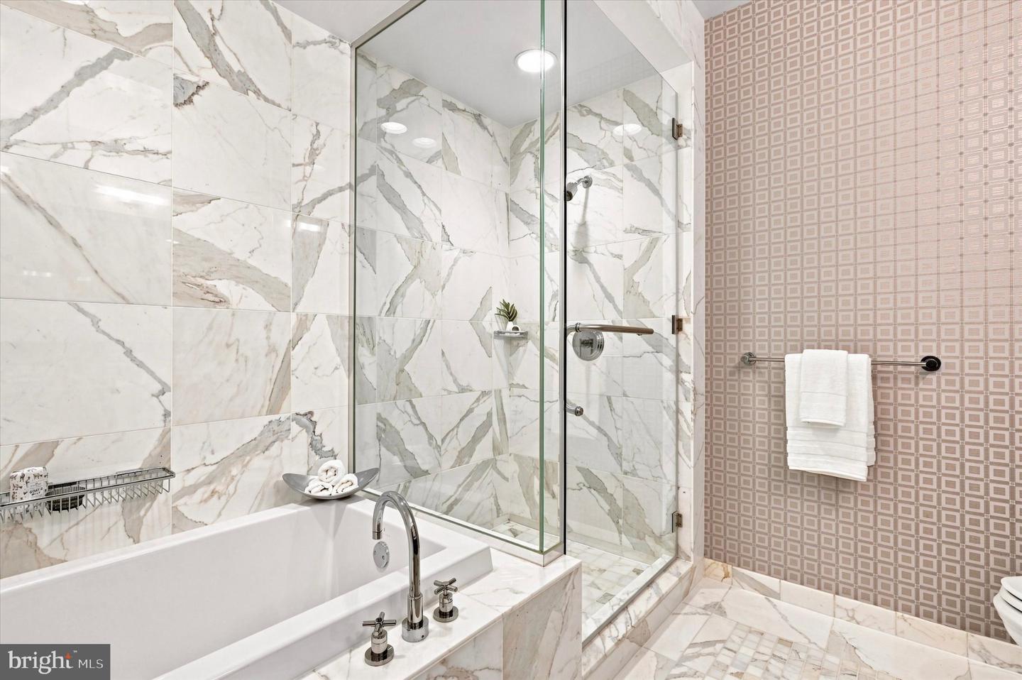 1414 S Penn Sq #12e Property Photo 23