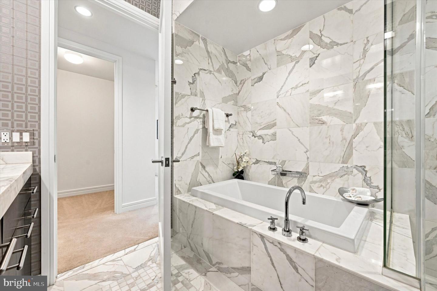 1414 S Penn Sq #12e Property Photo 24