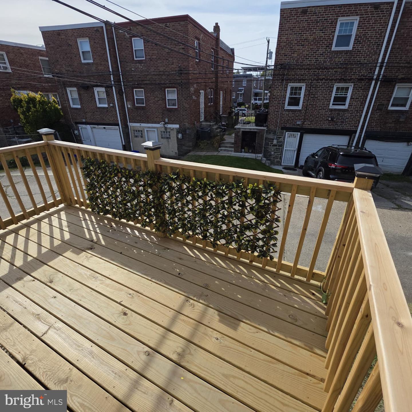 1030 E Sedgwick St Property Photo 6