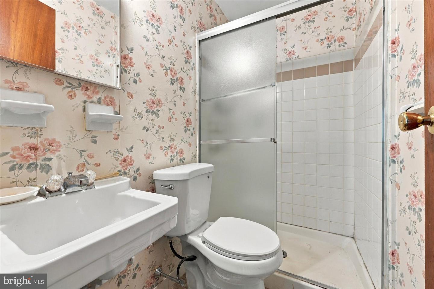 110 Byberry Rd #l9 Property Photo 9