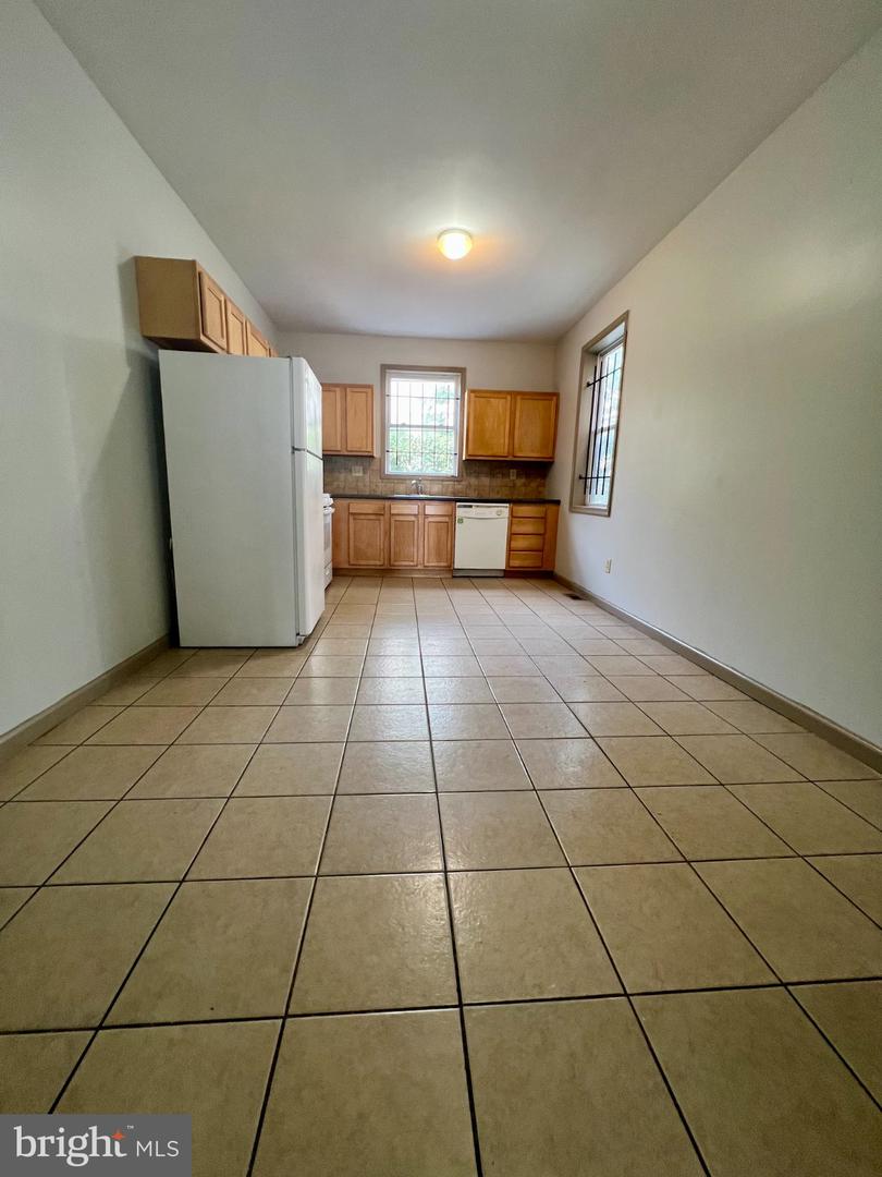 2154 N Carlisle St Property Photo 6