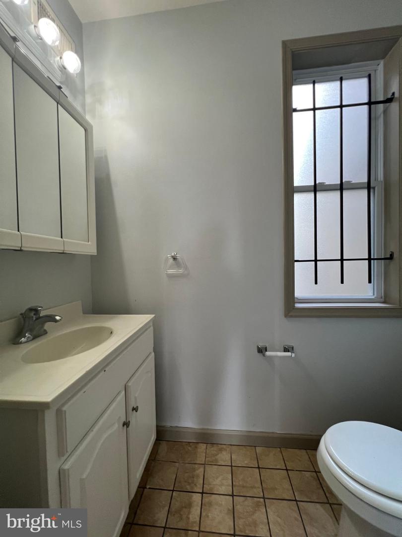 2154 N Carlisle St Property Photo 17