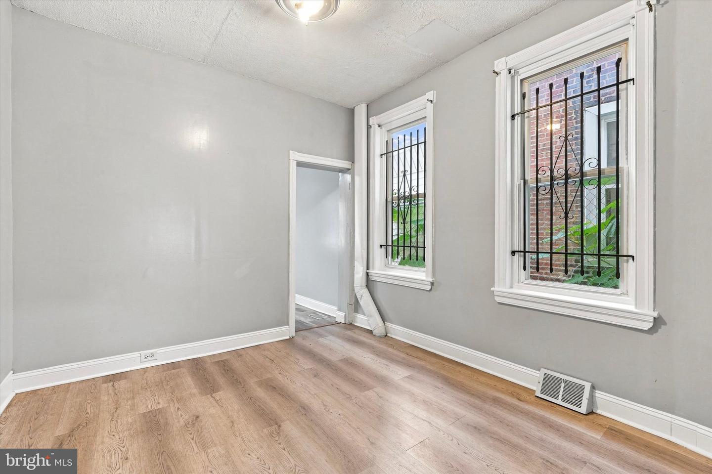 3412 N Water St Property Photo 4
