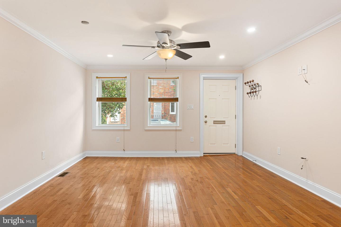 938 Morris St Property Photo 4