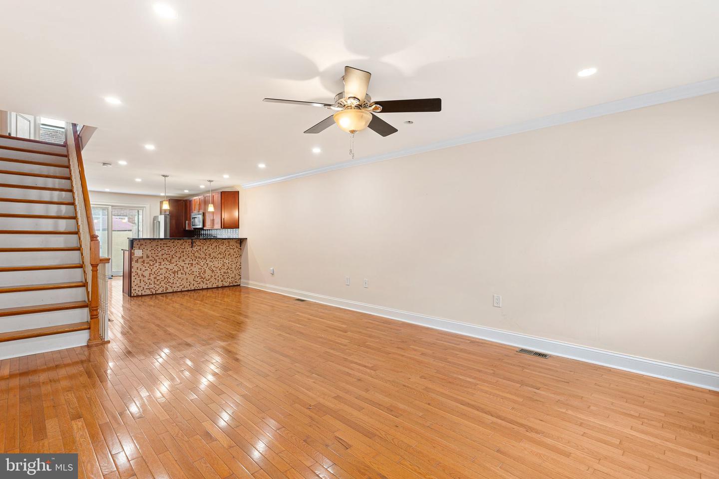 938 Morris St Property Photo 6