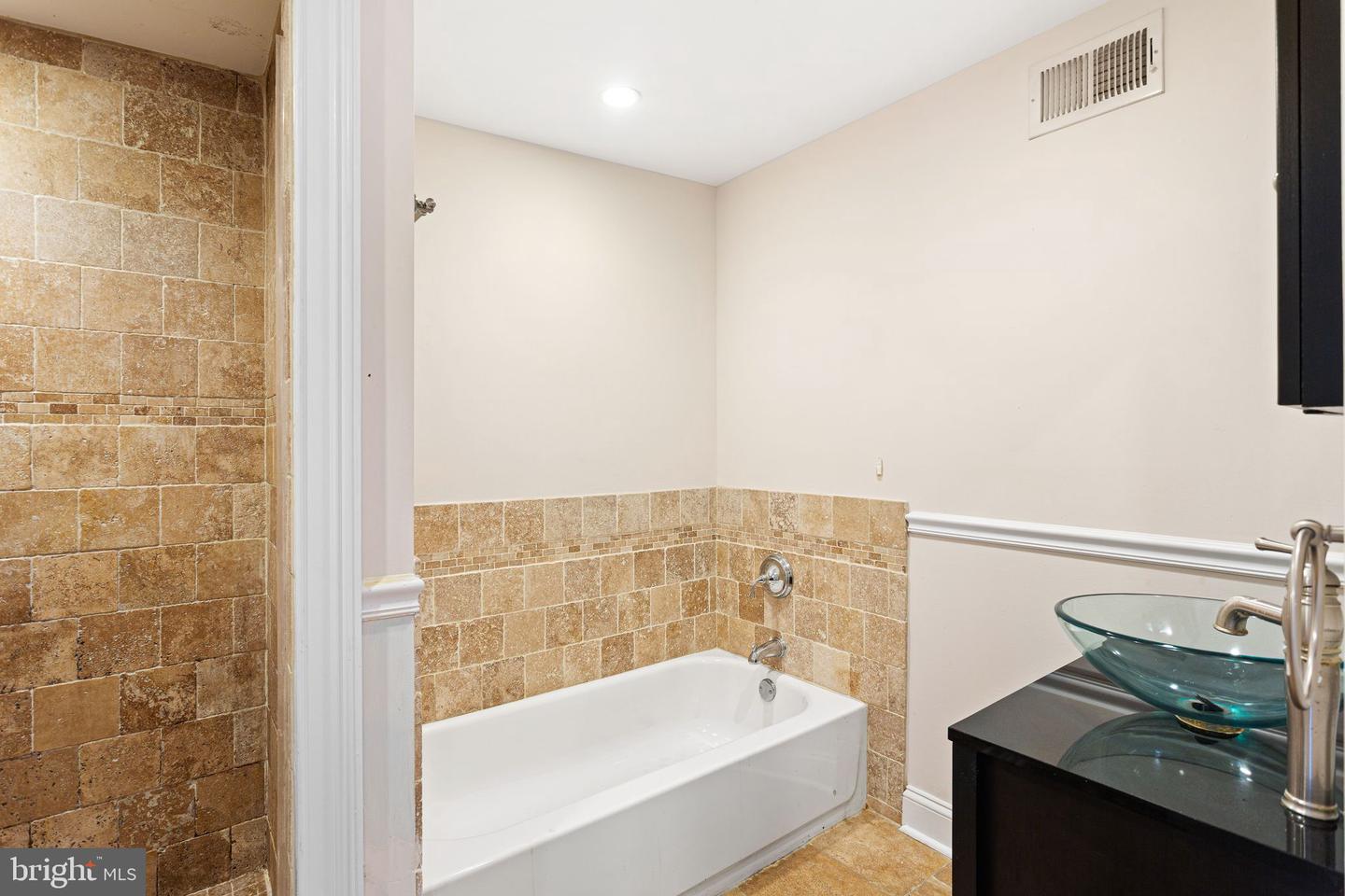 938 Morris St Property Photo 13
