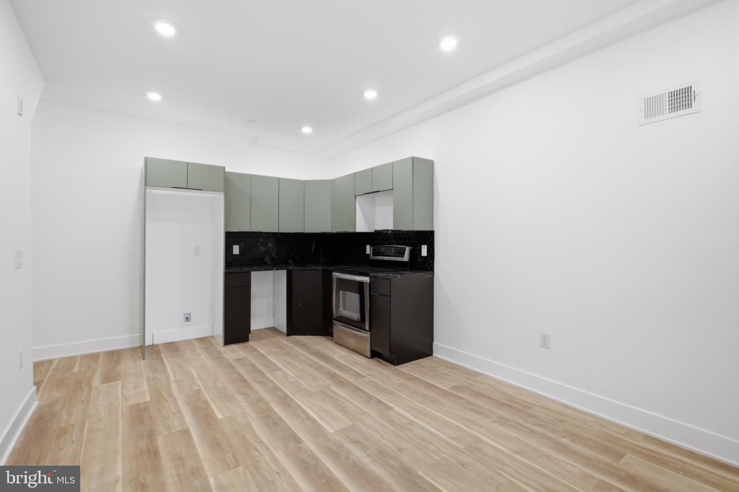 349 N 62ND ST #1 Property Photo 1