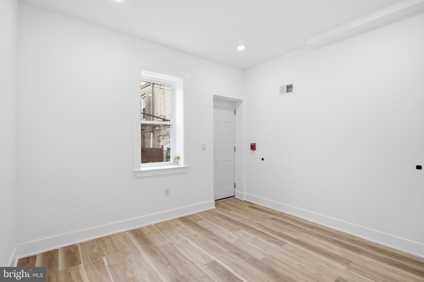 349 N 62nd St #1 Property Photo 10