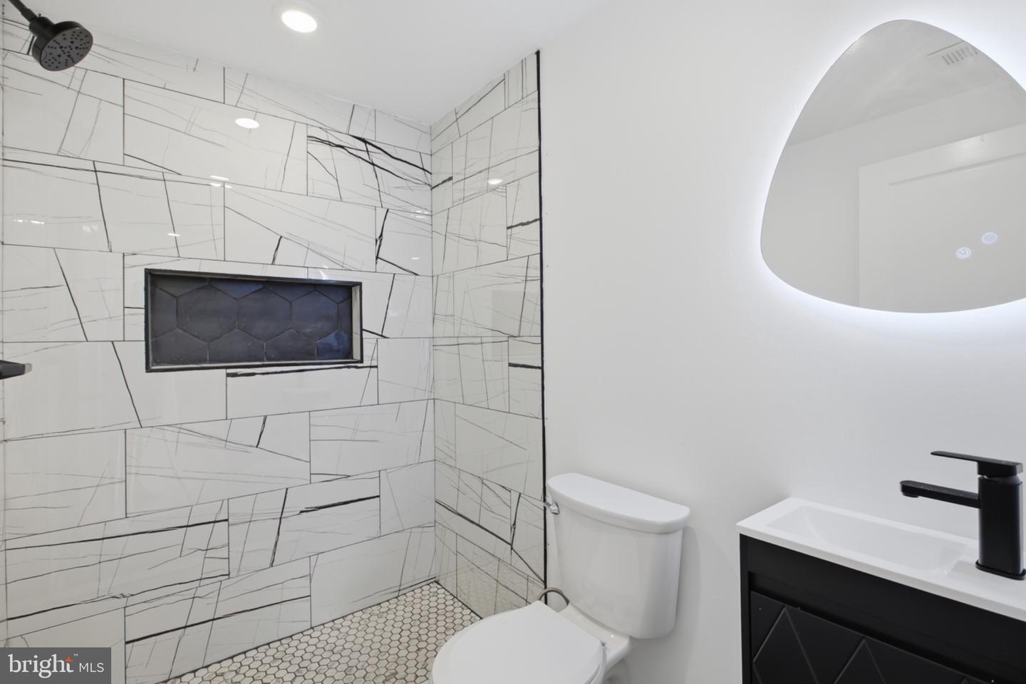 349 N 62nd St #2 Property Photo 4