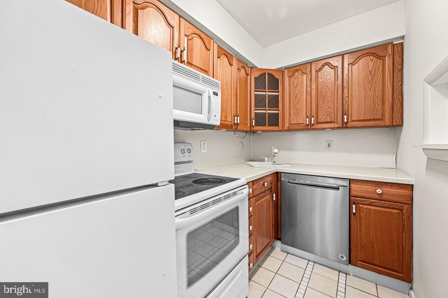 1420-00 LOCUST ST #29H Property Photo 1