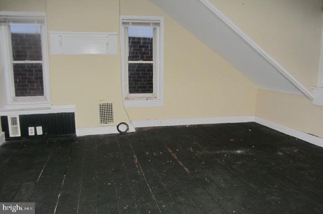 126 W Queen Ln Property Photo 12