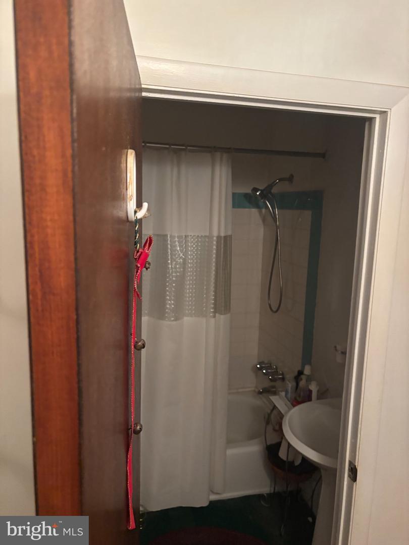 5842 Morton St Property Photo 7