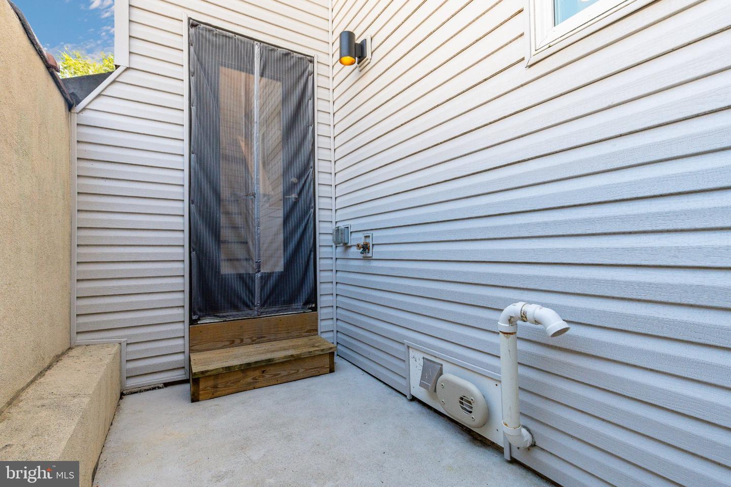 423 E Flora St Property Photo 45
