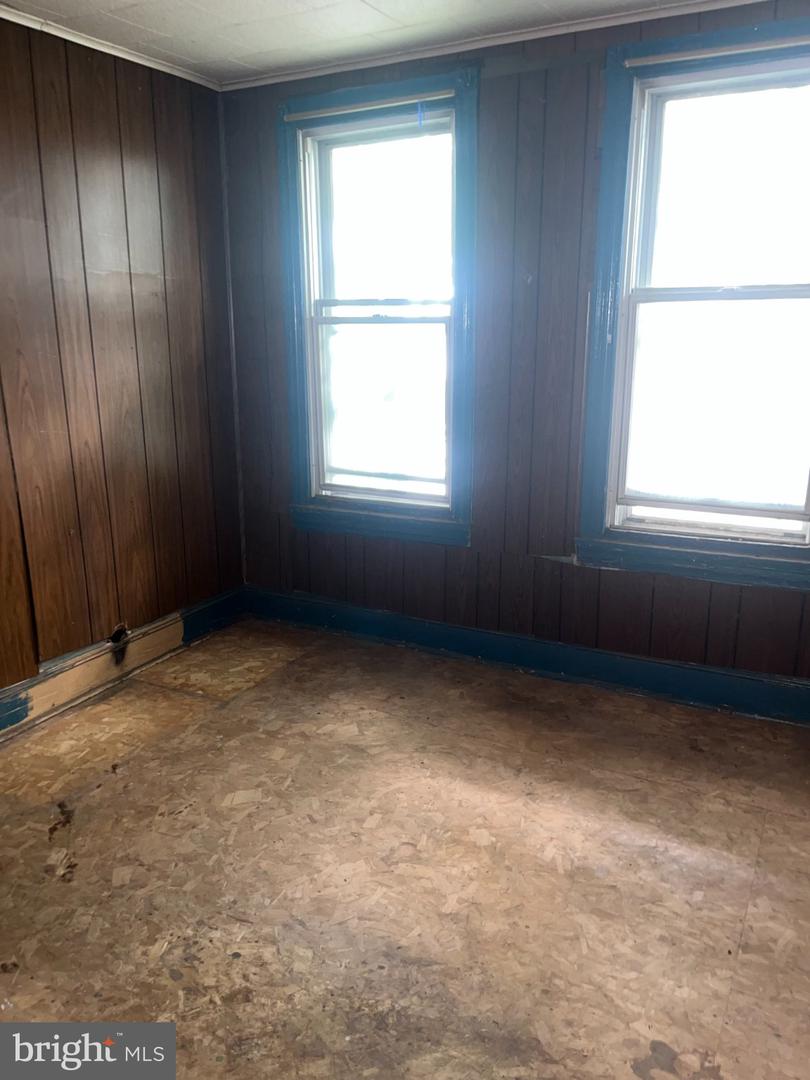 2637 N Bancroft St Property Photo 7