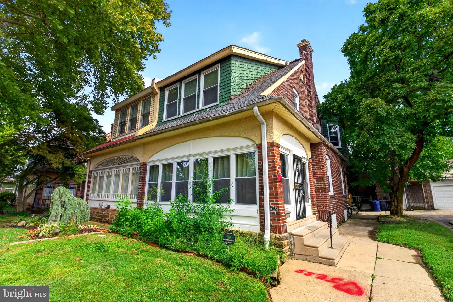 1021 Allengrove Property Photo 1