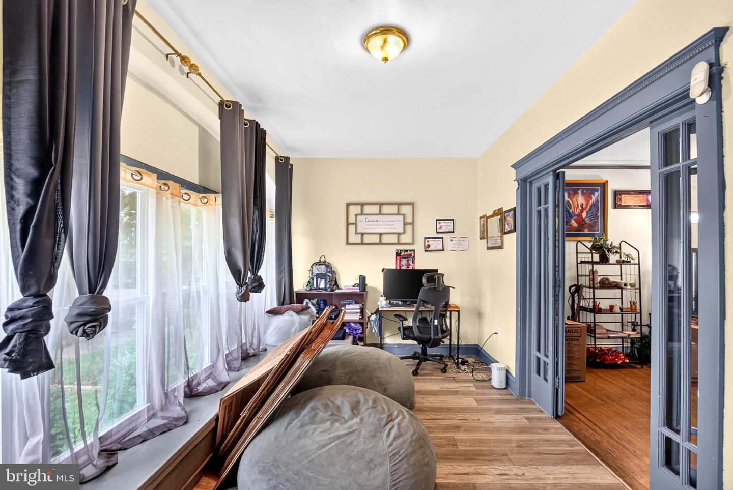 1021 Allengrove Property Photo 3