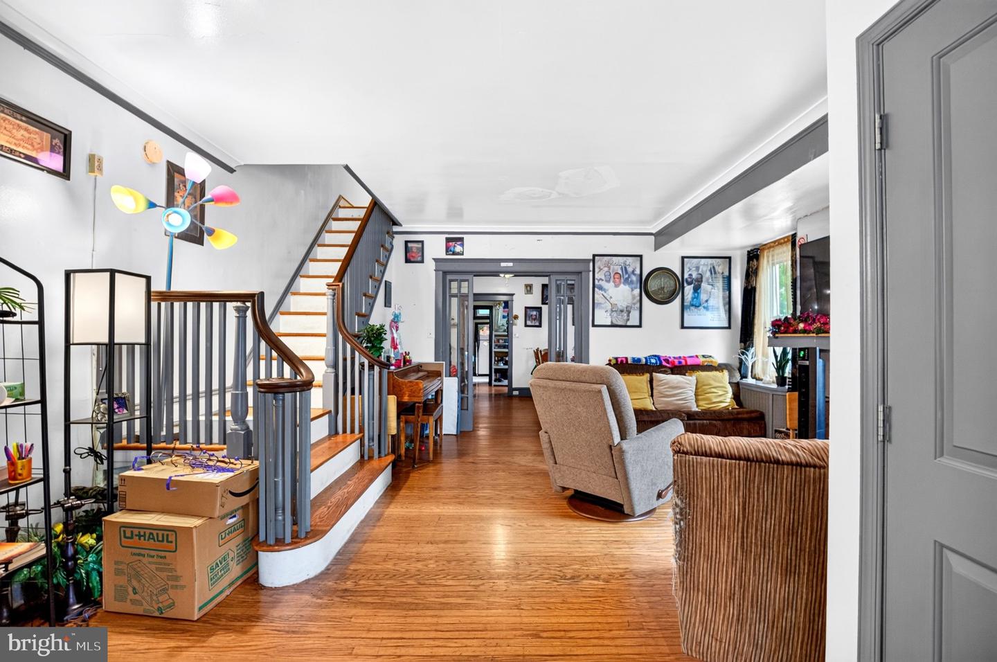 1021 Allengrove Property Photo 5