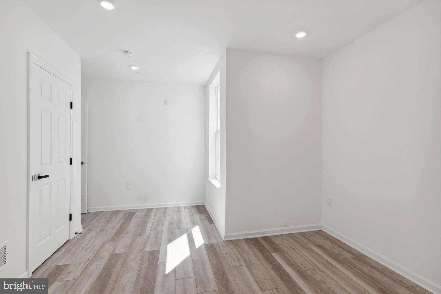 890 N 42nd St Property Photo 12