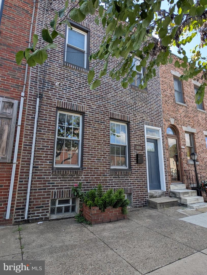2560 E Lehigh Ave Property Photo 3