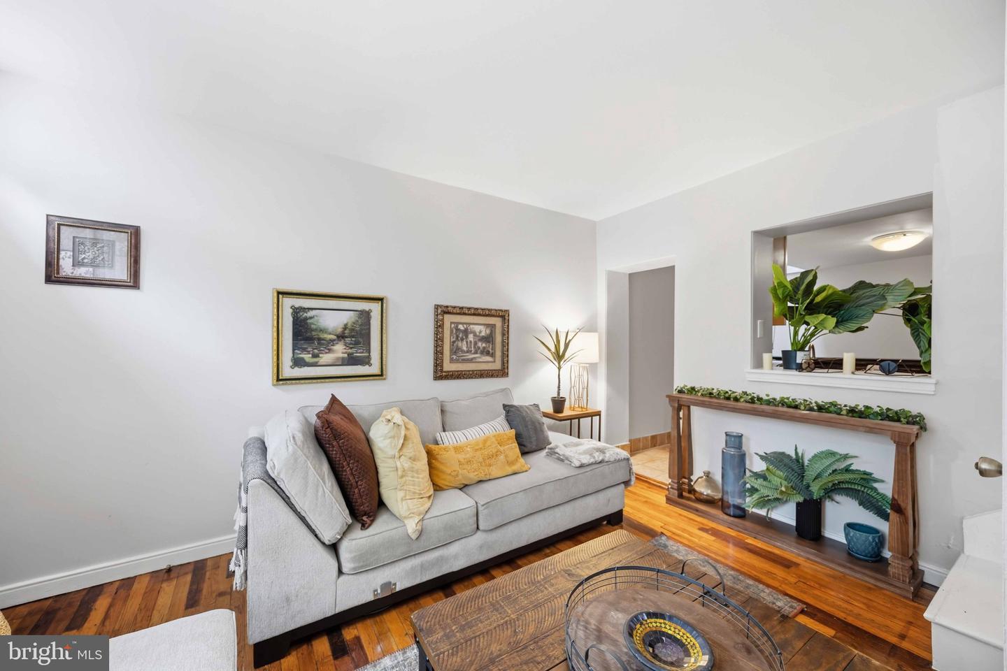 725 Pemberton St #10 Property Photo 6