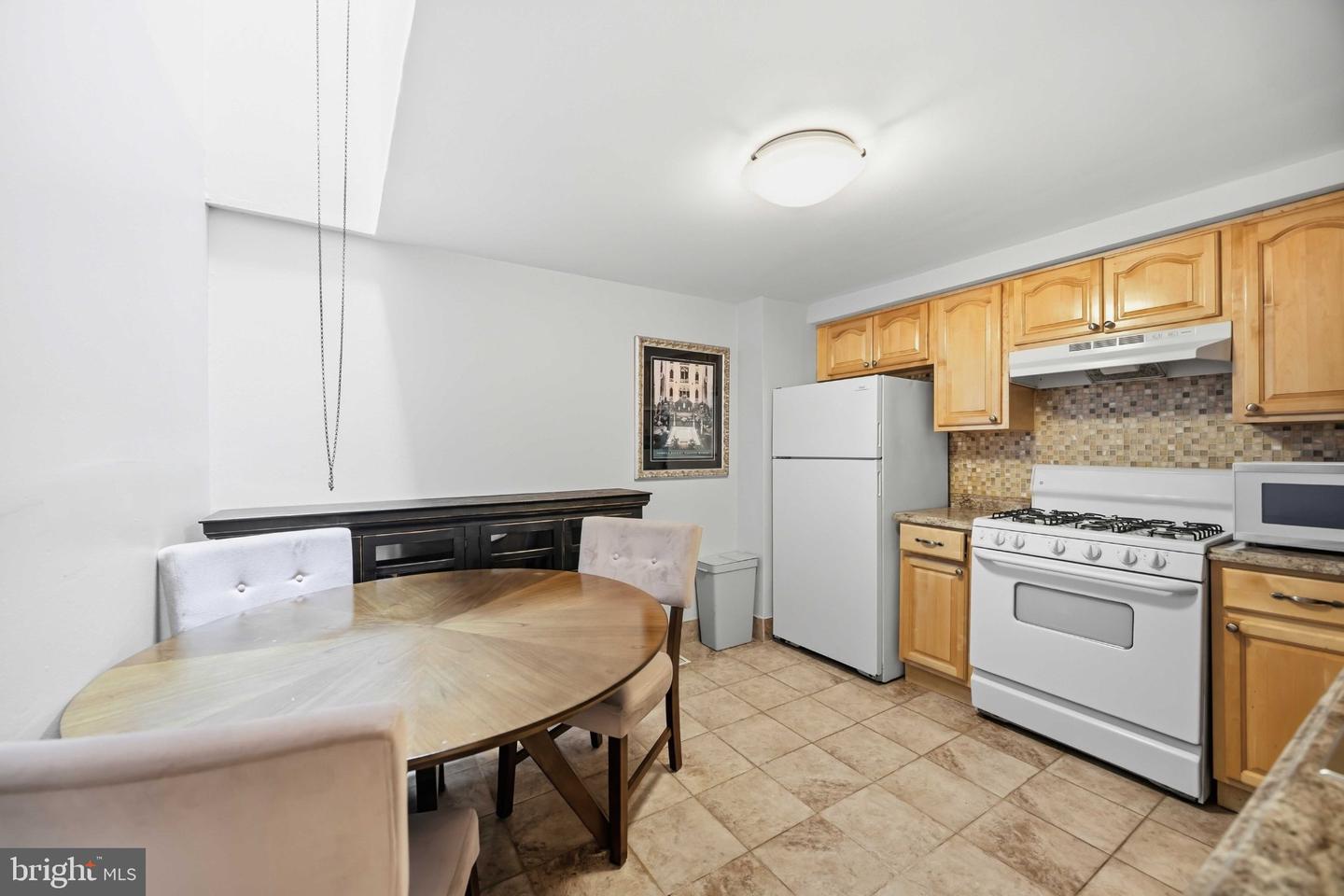 725 Pemberton St #10 Property Photo 10