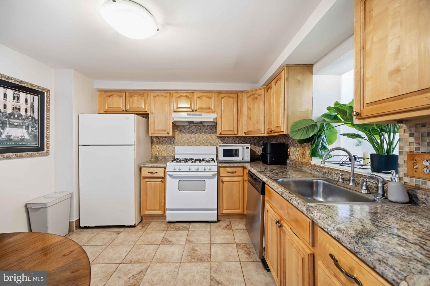 725 Pemberton St #10 Property Photo 13