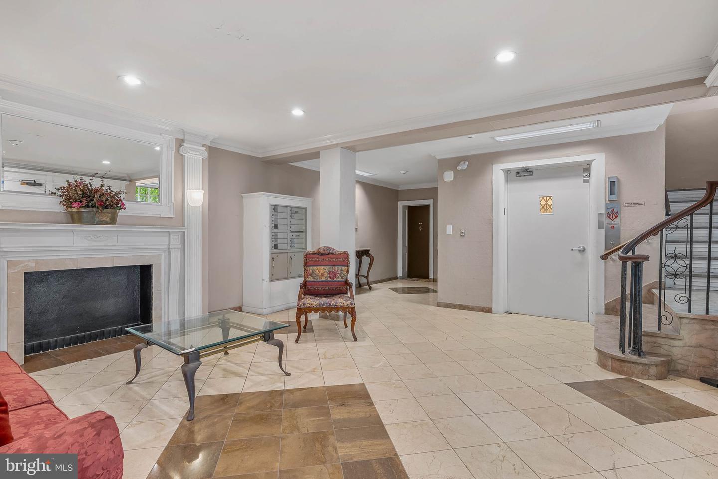 351 S 47th St #b210 Property Photo 3