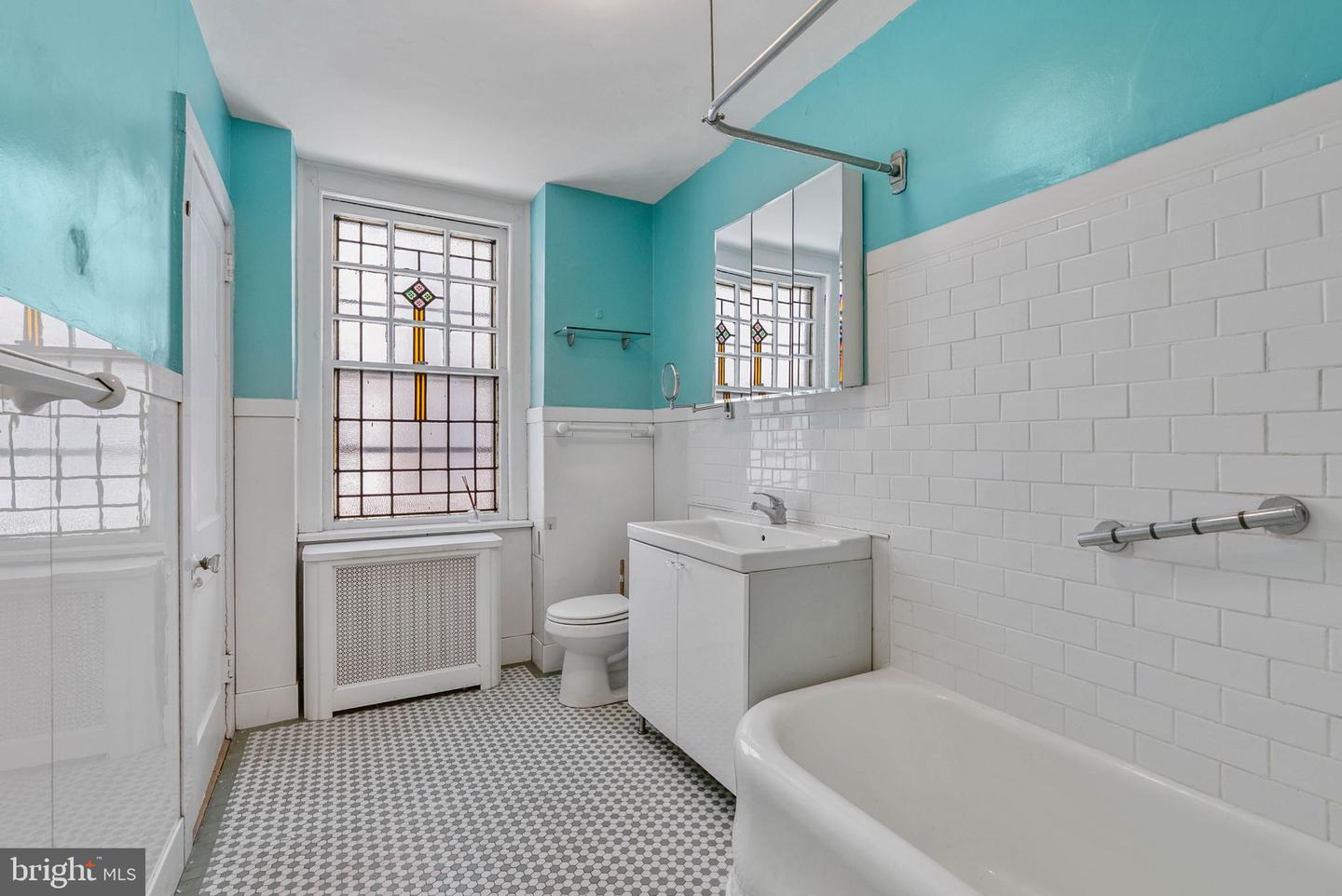 351 S 47th St #b210 Property Photo 22